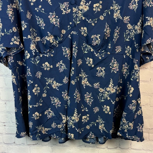 BloomChic Navy Floral Blouse Plus Size 3X - Picture 5 of 6
